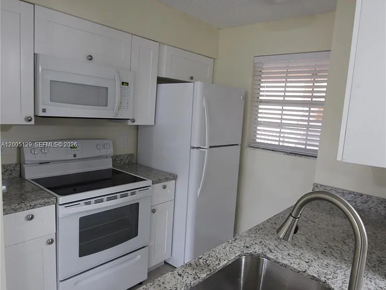 2890 N Oakland Forest Dr #204 — Photo 5