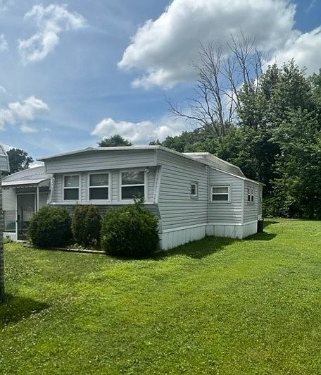 2nd image of 7337 Trenton Pl
