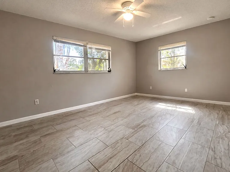 424 Cactus Cir — Photo 12