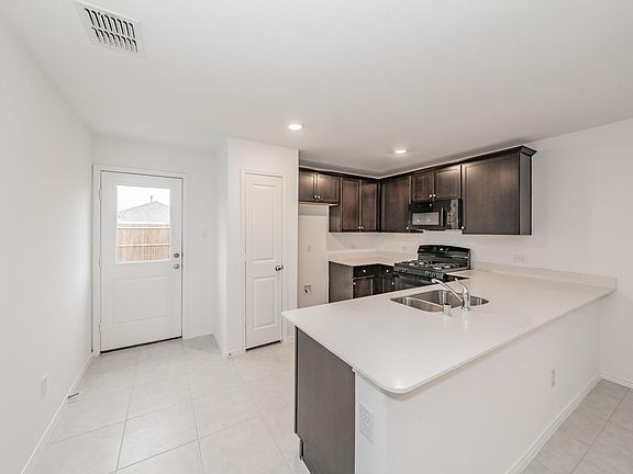 4th image of 7509 Larson Ln