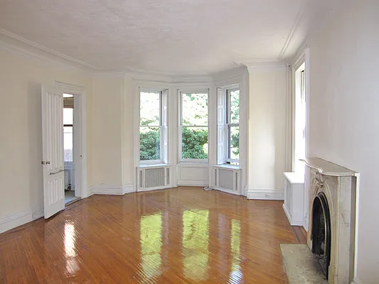 Rented by Quest Realty Sunnyside Corp | media 16