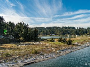 521 Tasman Pl, Coupeville, WA 98239