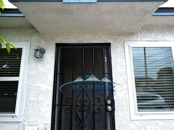 2nd image of 1128-1132 S Mesa St #1130