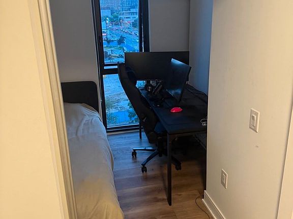5th image of 86 Dundas St E #403