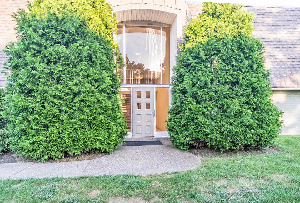 1st image of 112 La Fontenay Ct