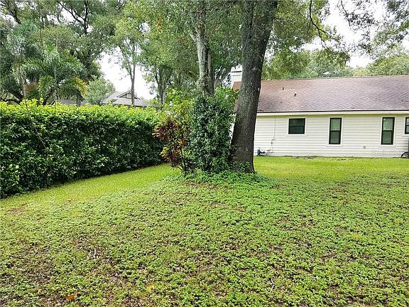 3rd image of 9827 Ashley Dr