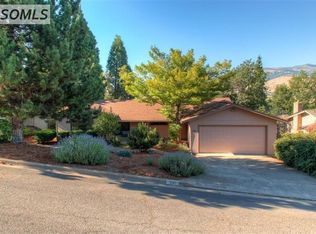 1551 Lilac Cir, Ashland, OR 97520
