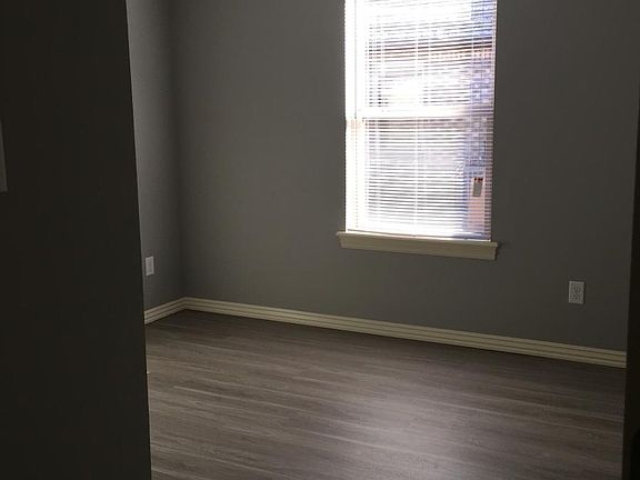 4th image of 421 Crestview Dr #B