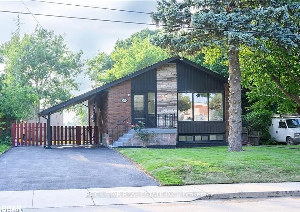 170 Terrace Dr #UPPER