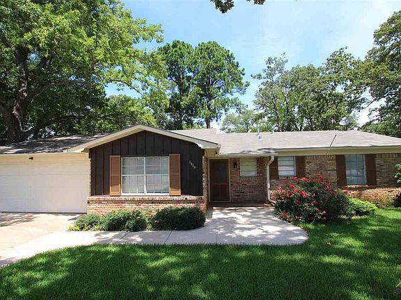 2nd image of 2930 Williamsburg Dr