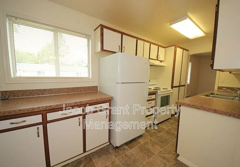 965 Berryman Rd #B — Photo 5