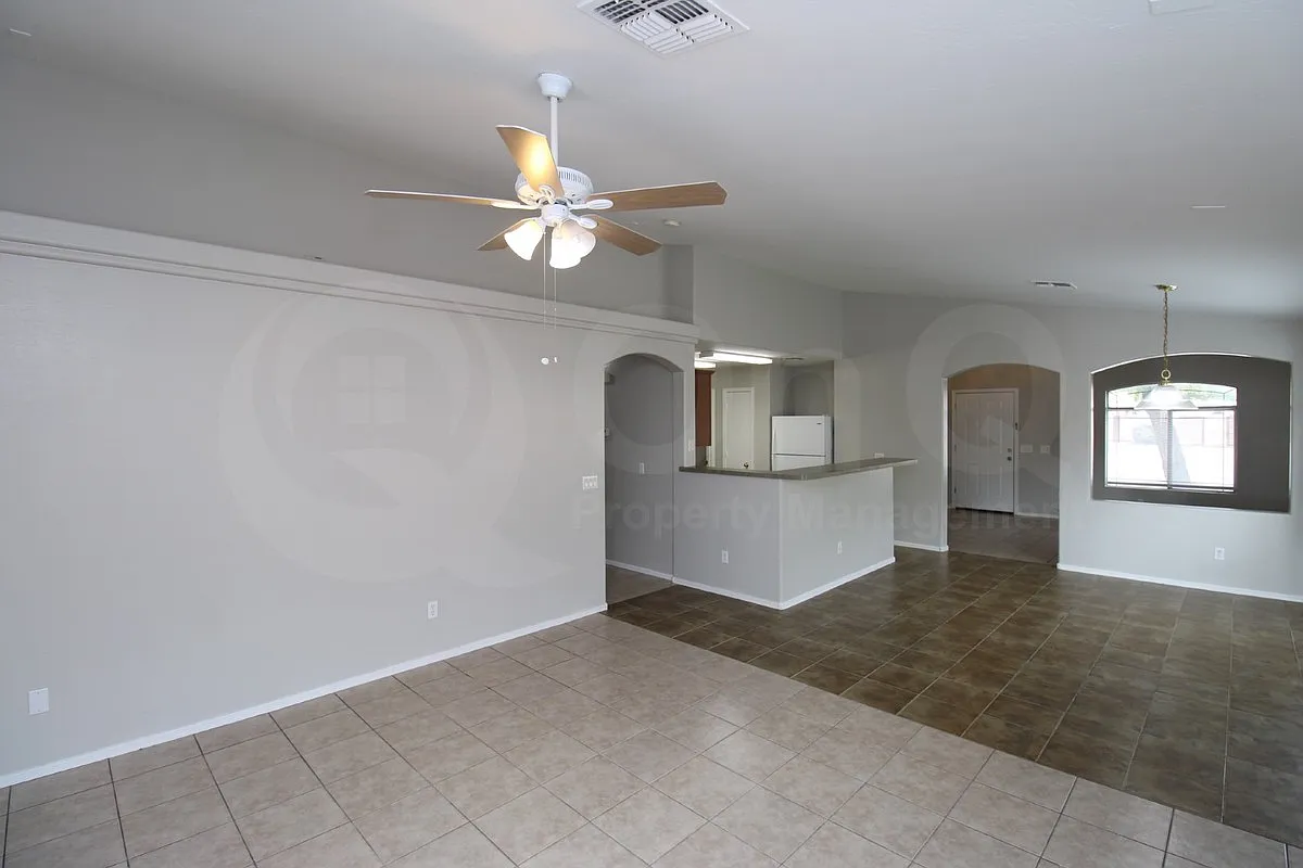 4 bed, 2.0 bath, 1570 sqft, $1,799 — Photo 2