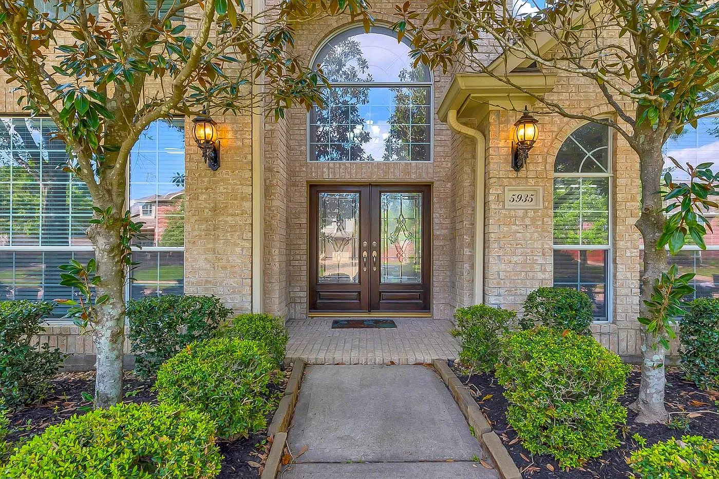 4 bed, 4.5 bath, 3566 sqft, $5,500 — Photo 2
