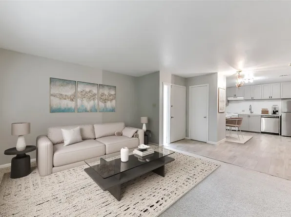 6305 Deerwood Rd, Houston, TX 77057