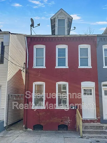 537 Woodward St Photo 1