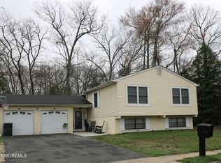 2 Colonial Ct, Howell, NJ 07731