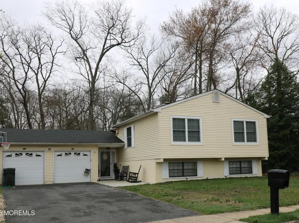2 Colonial Court, Howell, NJ 07731