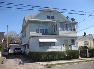 25-27 Robin St, Bridgeport, CT 06606
