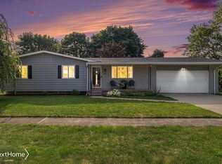 205 Cedarwood Dr, Flushing, MI