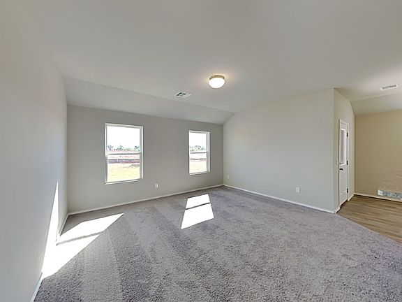 4th image of 1304 S Grace Dr