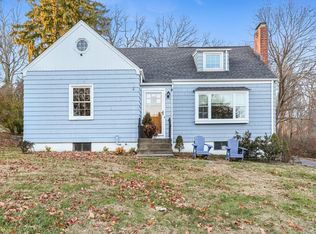 160 Grandview Rd, Fairfield, CT 06825