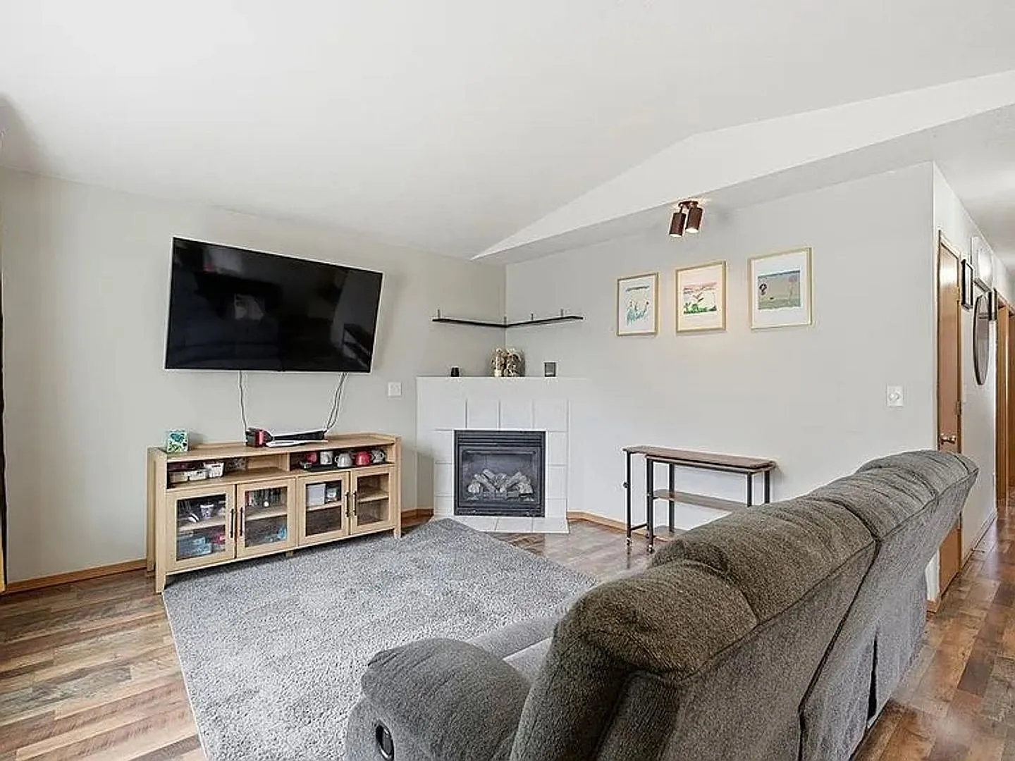 Charming 3 Bed, 1 Bath House in Airway Heights! — Photo 4