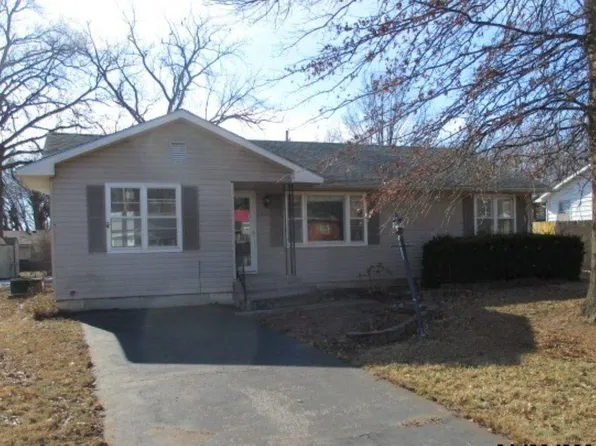 2106 E 9th St, Sedalia, MO 65301