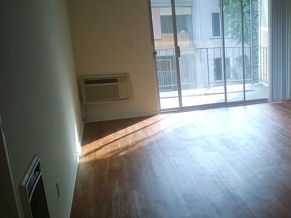 3rd image of 433 Pioneer Dr APT 33