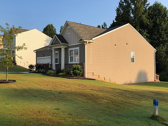 Side view w/large corner lot