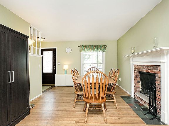 2nd image of 941 Shenandoah Ct