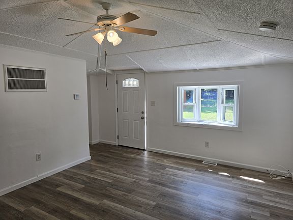 2nd image of 51 River St