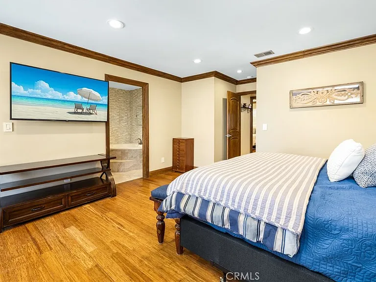 401 Holmwood Dr — Photo 9