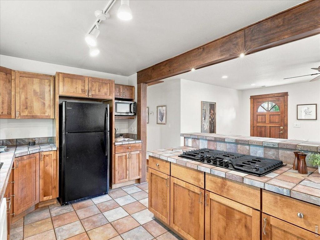 1240 Columbine Ct