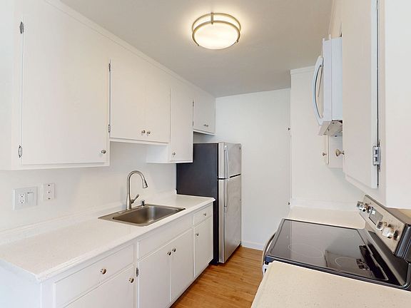 2nd image of 335 Enfrente Rd APT 3