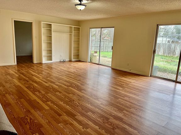 2nd image of 2903 Greenhills Dr