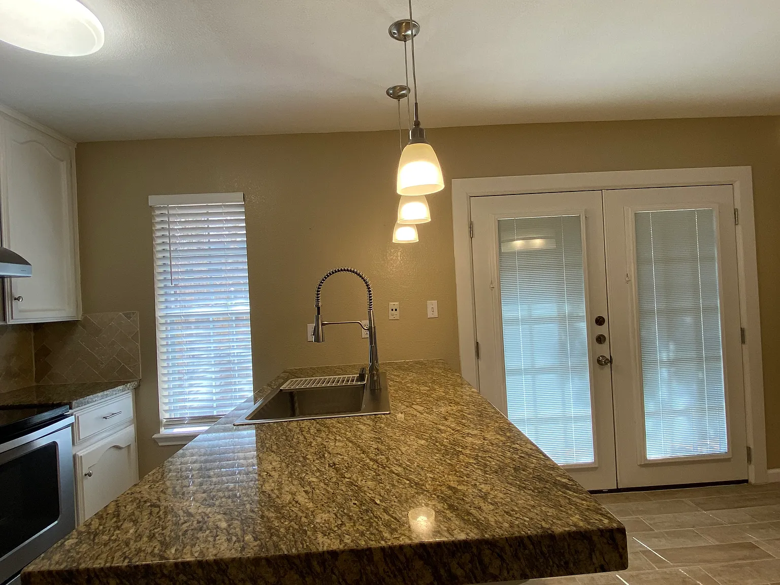 713 Mynah Ave — Photo 3