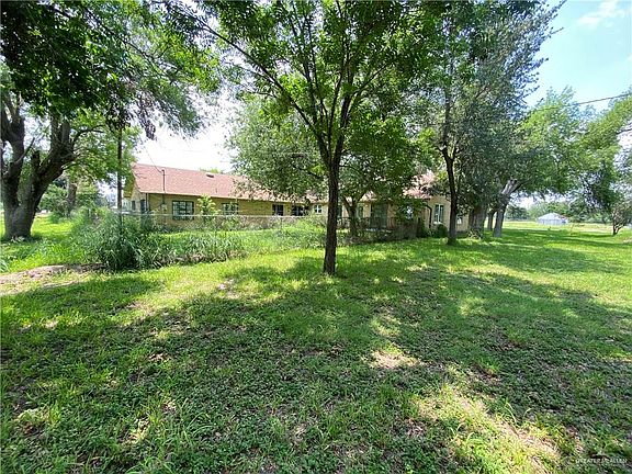 3rd image of 400 W Houston Ave