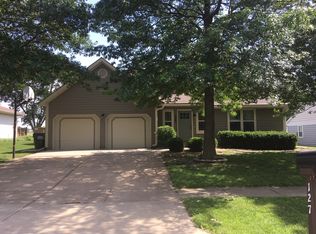 127 E Colleen Dr, Gardner, KS 66030
