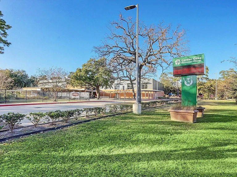 718 Garden Oaks Blvd — Photo 31