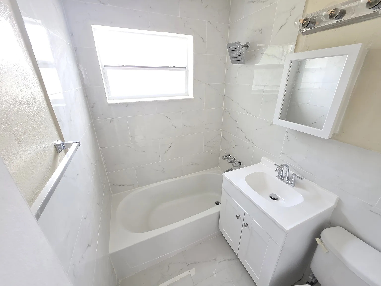 3 bed, 860 sqft, $2,500 — Photo 4