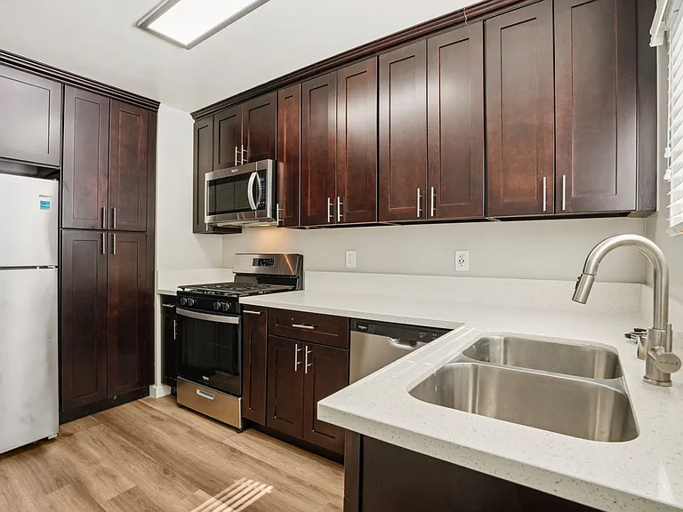 Ladera Townhouse — Photo 8