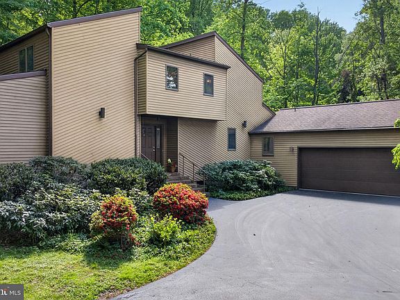 2nd image of 2624 Spring Valley Rd