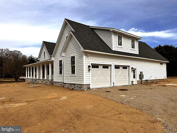 3rd image of 205 River Rd