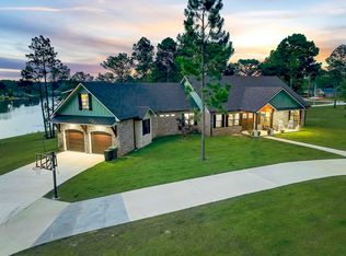 859 Ten Lake Dr, Defuniak Springs, FL 32433