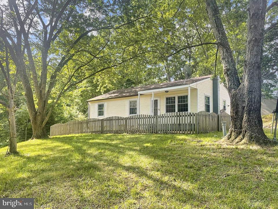 1st image of 13072 Bradley Ln