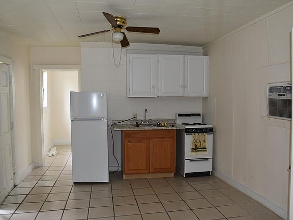 5th image of 2611 Hiawatha Ave