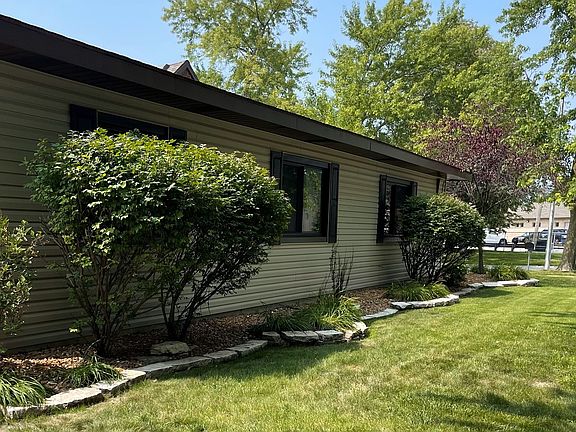 4th image of 9803 Moody Ave