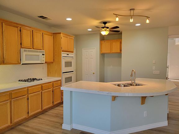 5th image of 37770 Silver Breeze Ct