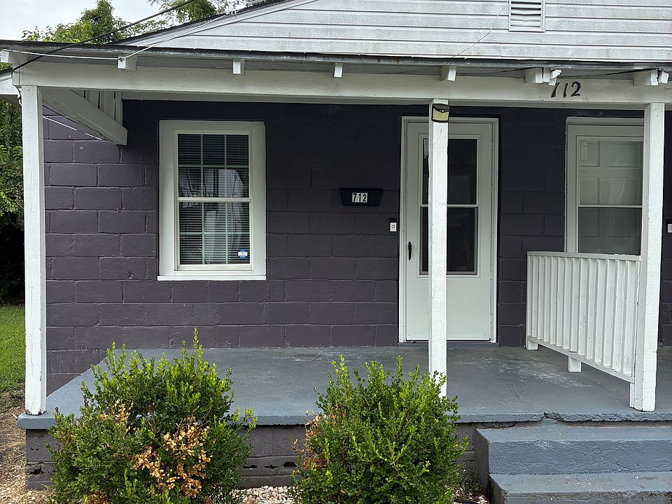 1st image of 712 New St S #712