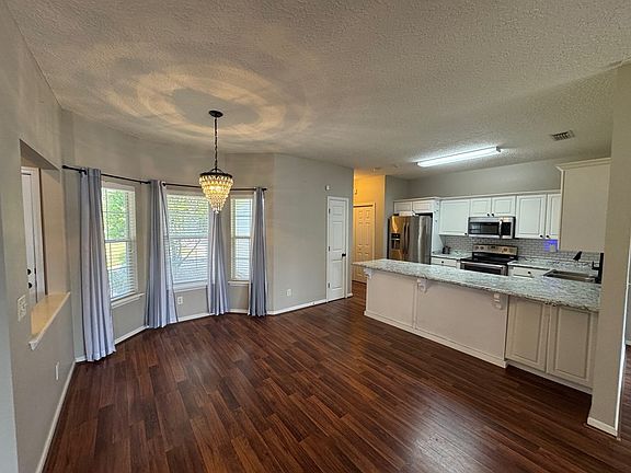 2nd image of 512 Island Dr